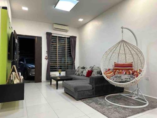 Kluang House | 简 民宿 居銮绿园 J Home Kluang Indah