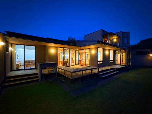 Makinohara Villa | 隠れ家アートヴィラ Villa Revolla