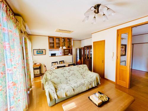 Koga Apartment | 麗静亭