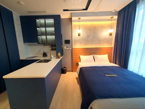 Jung-gu Hotel | 라비앙즈-Raviens-Elliy's Room