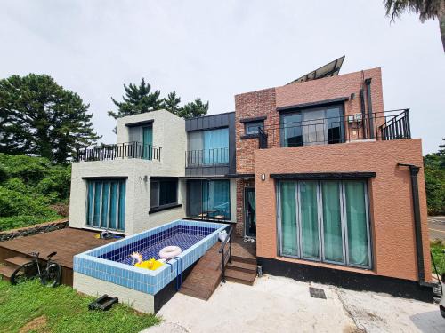 Gujwa Apartment | 제주 구좌 2층전체독채타운하스 쓰리룸