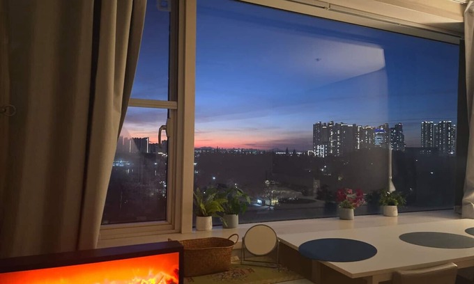 Janghang-dong House | 호수공원 최고 전망#정발산역 도보5분#65TV#퀸베드2개(4명 숙박 가능)