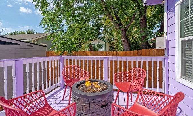 Nevada Street House | 1.4 Miles from Riverwalk, Firepit, Cactus House 🌵