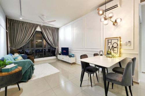 Pelabuhan Klang Apartment | 1-7px Klang Bayuemas Staycation Family Lovely Stay Netflix