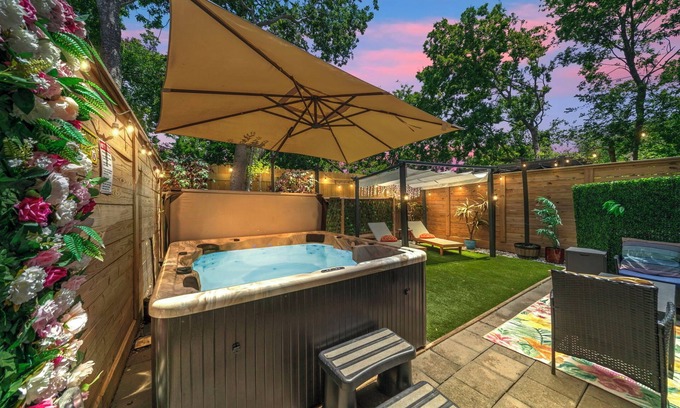 Greater Third Ward House | 1.9 miles Downtown Kingbed Hottub Botanic garden