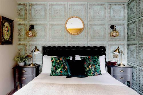 Cobham Apartment | 1 Bed Studio Sleeps 2 -Patio -Garden -Dogs Ok