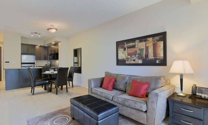 Markham Apartment | 1 Bedroom/1 Bathroom Suite