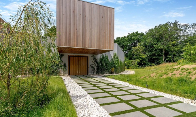 East Grinstead Cabin | 1 bedroom accommodation in East Grinstead