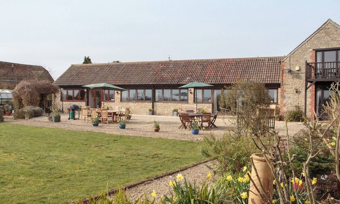 Chippenham Cottage | 1 bedroom accommodation in Lower Stanton St. Quintin, near Chippenham