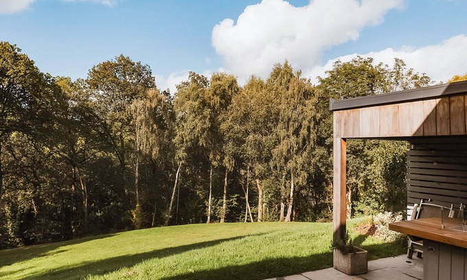 Mochdre Ski Chalet | 1 bedroom accommodation in Mochdre, Newtown