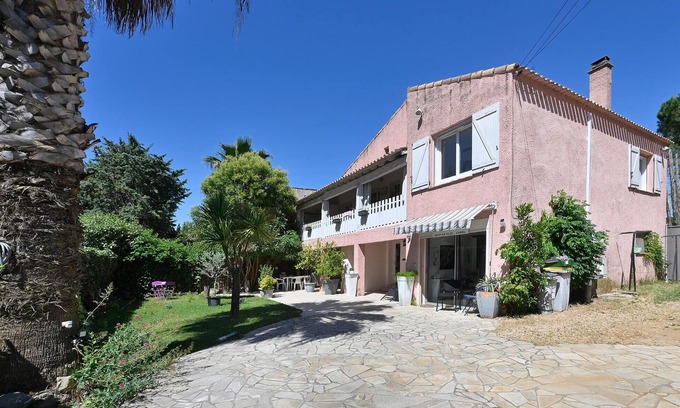 Lunel Apartment | 1 bedroom amazing apartment in Lunel