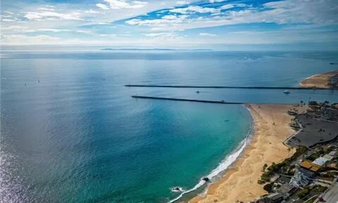 Corona del Mar Apartment | 1-bedroom apartment steps to Beach ,Eating and Shopping