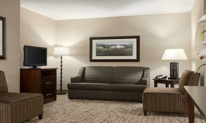 Williamsburg Hotel | 1-Bedroom Suite at a Hotel