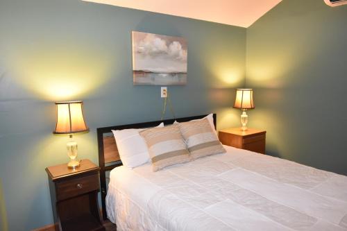 Woodbine Ski Chalet | 1 BR Corbin Cottage - Corbin Arena - Laurel Lake