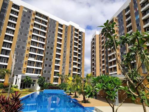 Taytay Apartment | 1 BR Taytay Condo WIFI Cignal Netflix Pool Patio