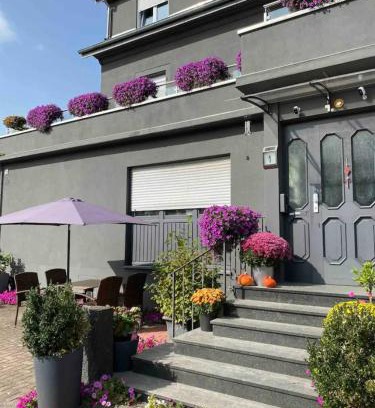 Loerrach Apartment | 1 grosse elegante Zimmerwohnung 5 Minuten zu Fuss in die Stadtmitte