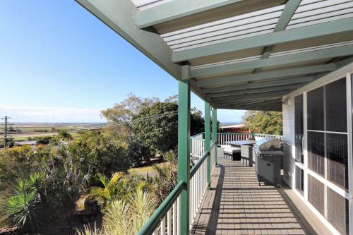 Qunaba House | 1 Hilltop Parade Qunaba