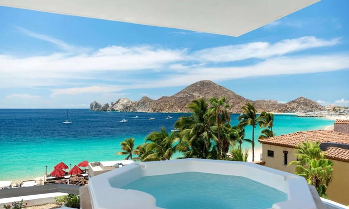 El Medano Ejidal Hotel | 1 king bed with jacuzzi ocean front at CORAZON CABO, RESORT & SPA
