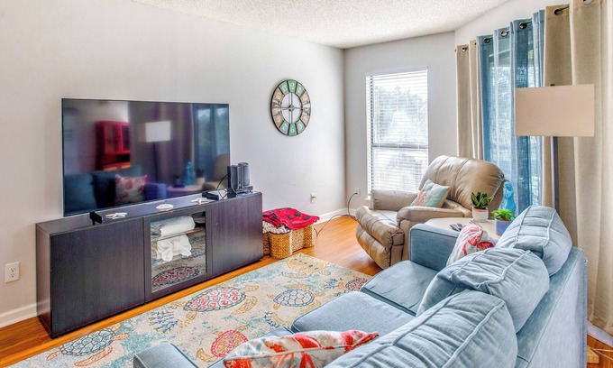 North Myrtle Beach Condo | 1 Mi to Beach: Golf Glenn Villas Condo w/Pool