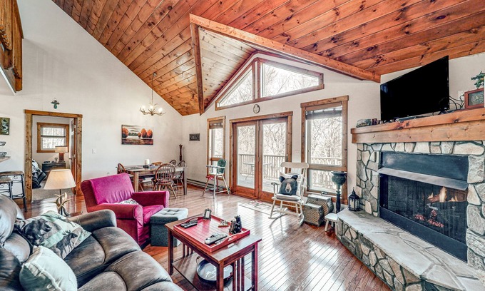 Charter Hills Cabin | 1 Mi to Beech Mtn Ski Resort: Cabin w/Fire Pit