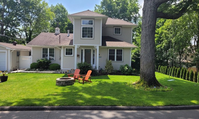 Devon House | 1 minute walk to the beach - Private Beach Home