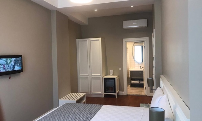 Gumussuyu Mahallesi House | 1 minutes to İstiklal Street Taksim - comfort double room