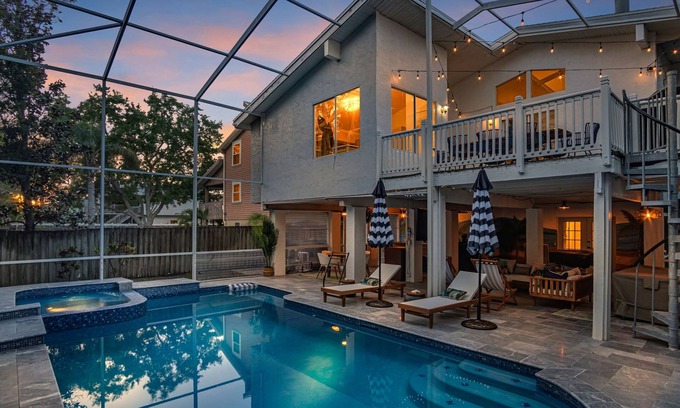 Palm Harbor House | 10 Min to the best beach & golf course! Home with Pool, Hot Tub & Game Room!n