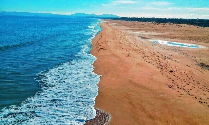 Vilamacolum House | 10 minutes from the beach! Ideal house with pool for families and friends.