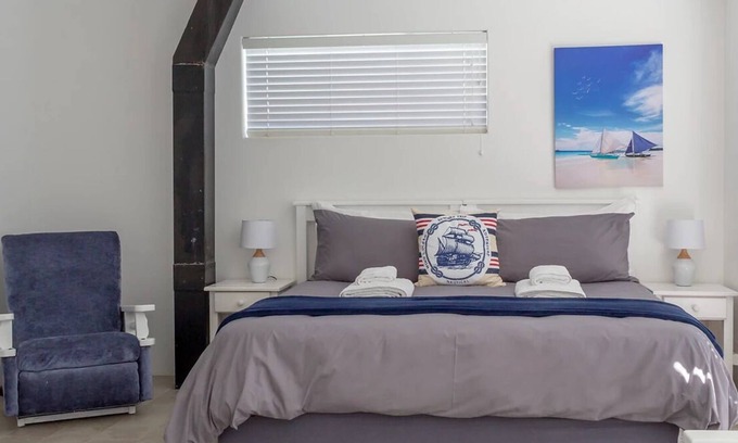 Colchester Cottage | 10 on Aqua Vista Cottage