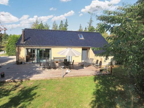 Bøtø By House | 10 person holiday home in Væggerløse-By Traum
