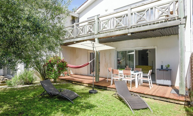 Aytre Apartment | 100 m from the beach, near La Rochelle, beautiful T3 on private garden level