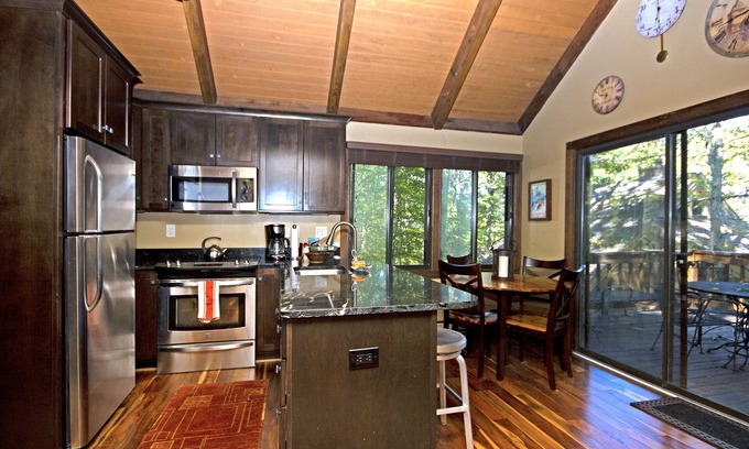 Treeloft House | 100 yards to Tyro slope Nestled in the woods