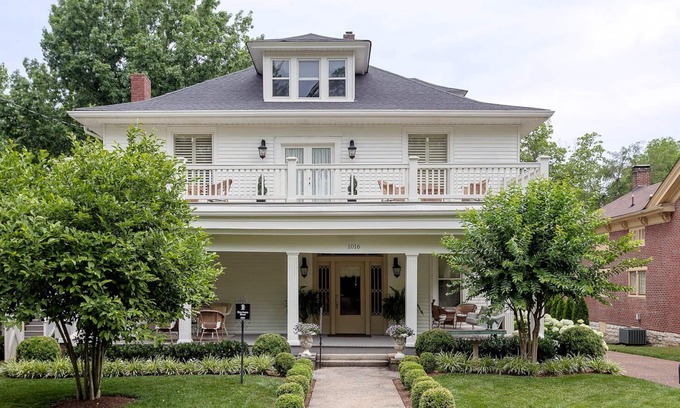 Franklin Apartment | 100 year old home five blocks from Historic Downtown Franklin, TN