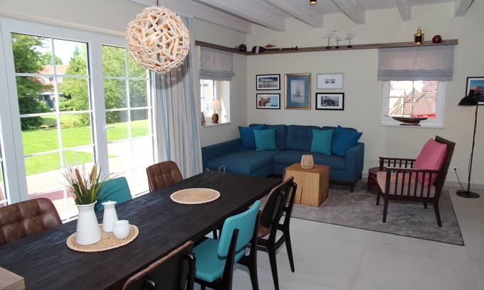 Eilsum House | 100qm Luxus-ferienhaus für 7 Personen Direkt am Wasser bei Greetsiel!