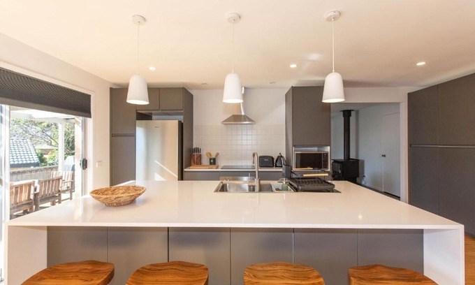 Jindabyne House | 104 Gippsland Street
