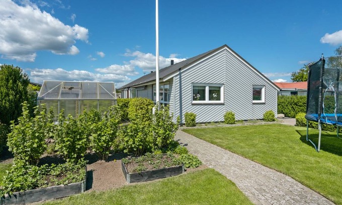 Flovt Strand House | 107 m² House ∙ 4 bedrooms ∙ 8 guests