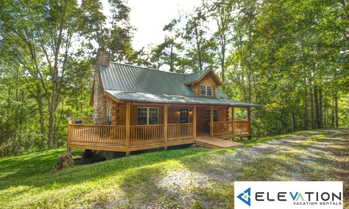 Slatyfork Farm Cabin | 11 Beech - Cozy, Pet-Friendly Cabin!