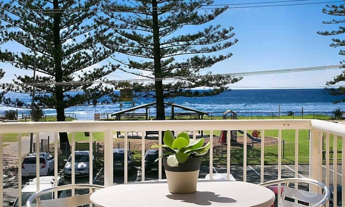 Mermaid Beach Apartment | #11 Camden House Summ