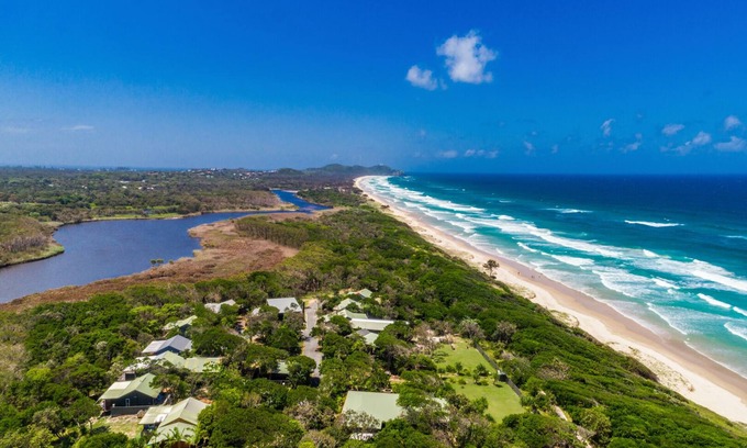 Byron Bay House | #11 Deb's Deckhouse - Tallow Beach House - 2 Bed, 2 Bath