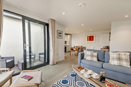 Mortehoe Apartment | 12 Middlecombe - Luxury Apartment at Byron Woolacombe, only 4 minute walk to Woolacombe Beach!