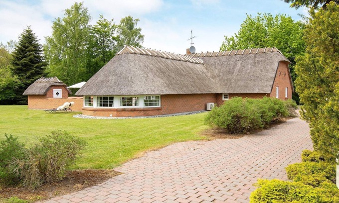 Marielyst House | 12 person holiday home in Væggerløse