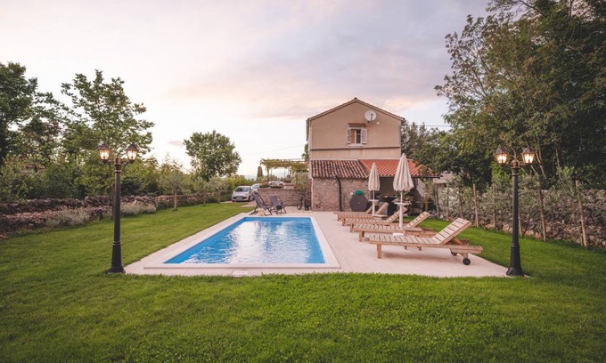 Malinska-Dubasnica Villa | 120 m² Villa ∙ 3 bedrooms ∙ 7 guests