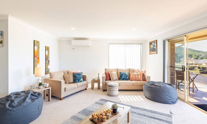 Fingal Bay House | 124 Rocky Point Rd - pet friendly, air con, Wi-Fi, high chair and Cot