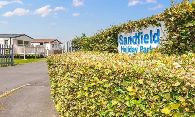 Chapel Saint Leonards House | 12ft-wide stylish and comfortable caravan with one double and two twin.