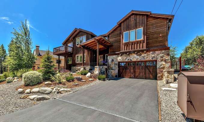 Mountain View Estates House | 1376MD MNT Contemporary come play in the mountains fall discounts in place