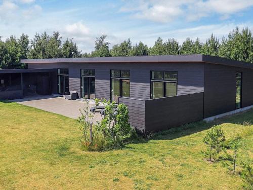 Bøtø By House | 14 person holiday home in Væggerløse-By Traum