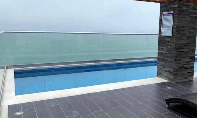 La Perla House | 15 min from airport, ocean view, 24/7 security