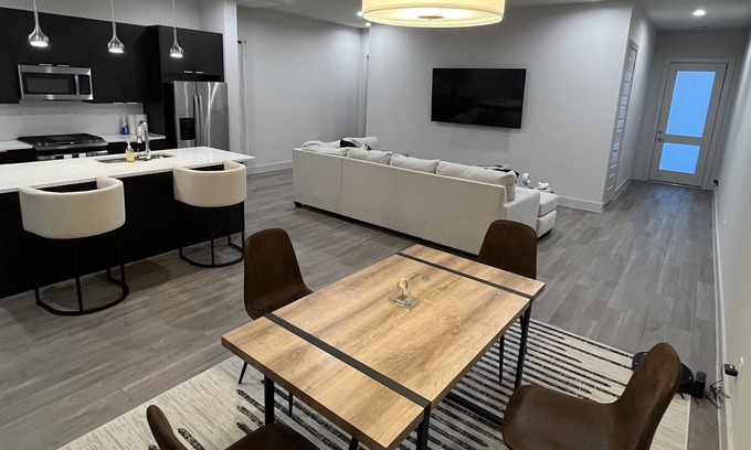 Fairbanks House | 15 min From Downtown! Luxury Houston Home