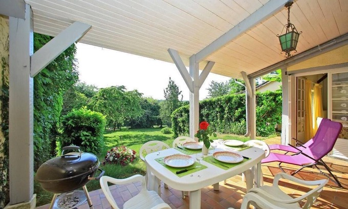 Tamnies House | 15 mins from Sarlat and caves comfortable cottage with swimming pool,