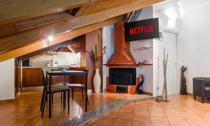 Vittoria Apartment | [15 minutes from the Center] Spacious Attic Room and Terrace